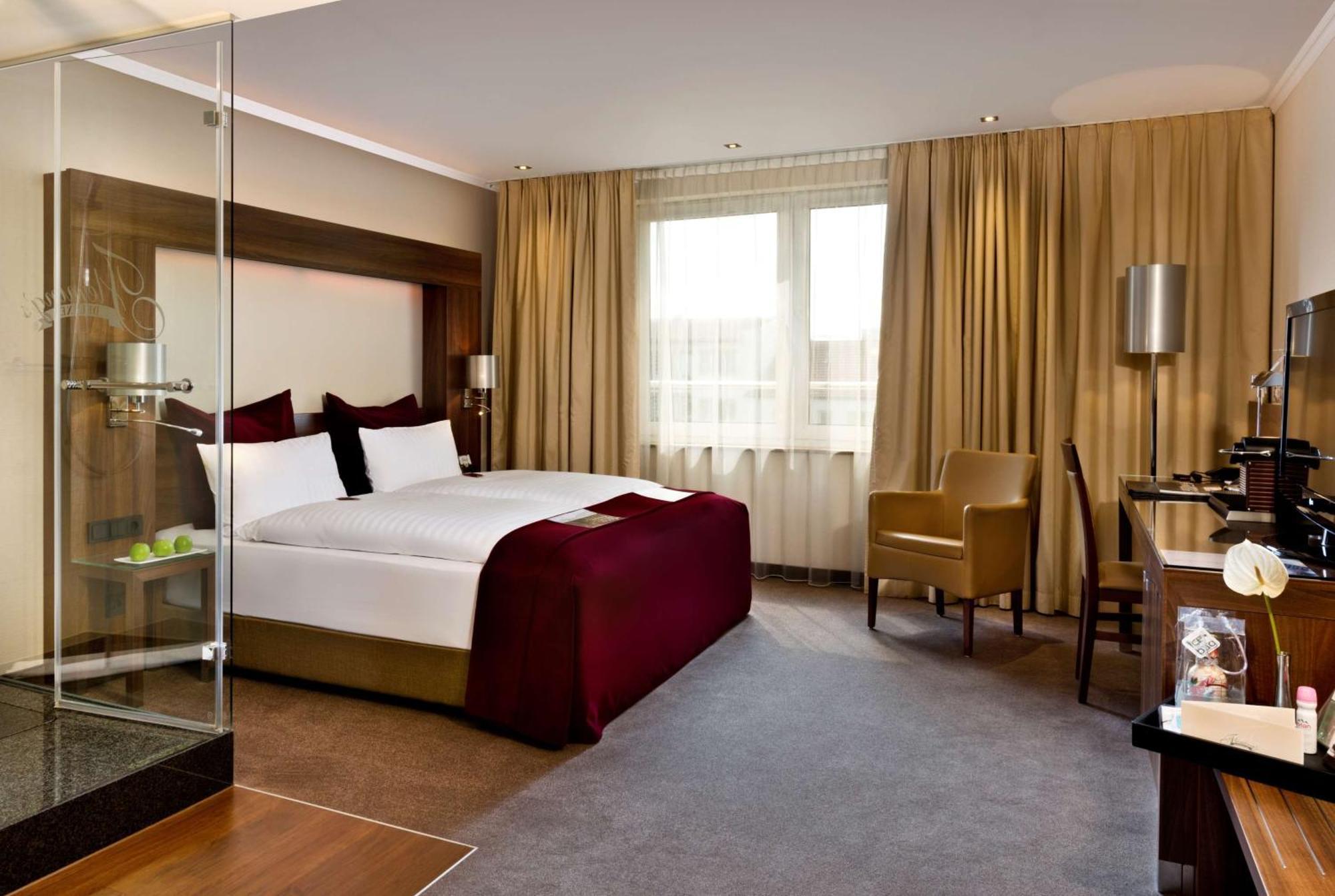 Отель Flemings Frankfurt Main-riverside